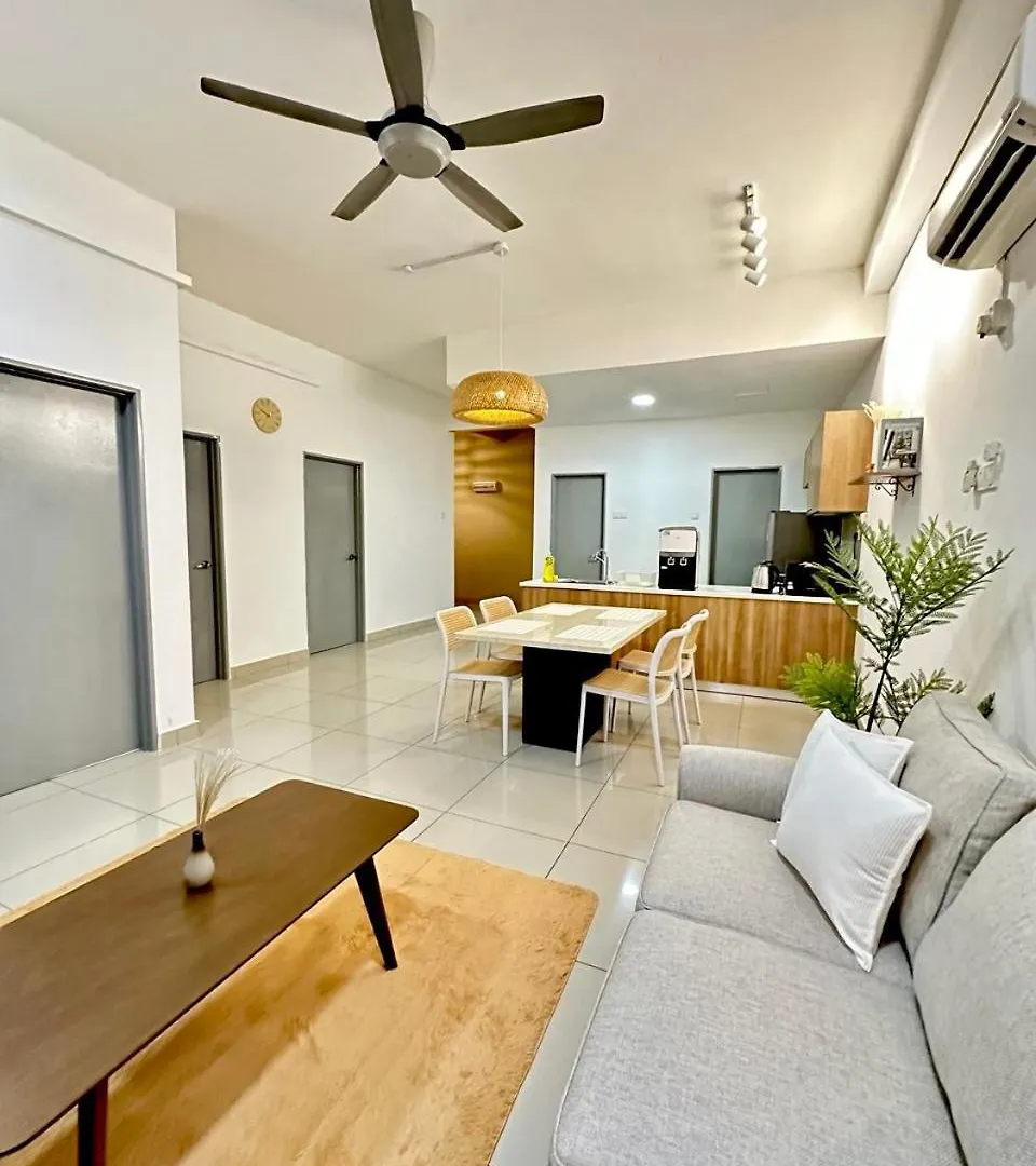 Mount Austin Atarigame And Neflix 9Pax Balcony Palazio Διαμέρισμα Τζόχορ Μπάχρου
